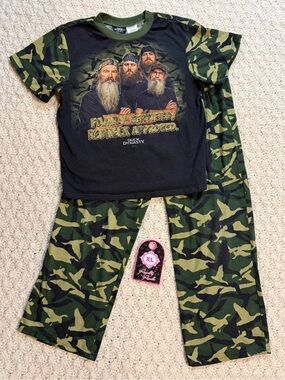 Duck Dynasty Boys' Green Camo Pajama Set